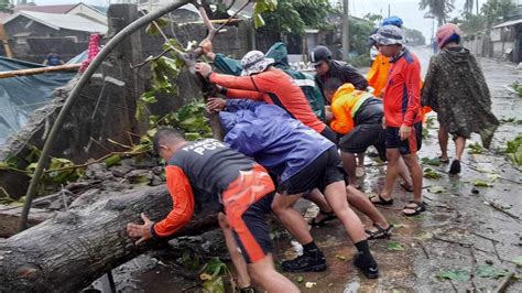 Typhoon Doksuri kills at least five in Philippines .